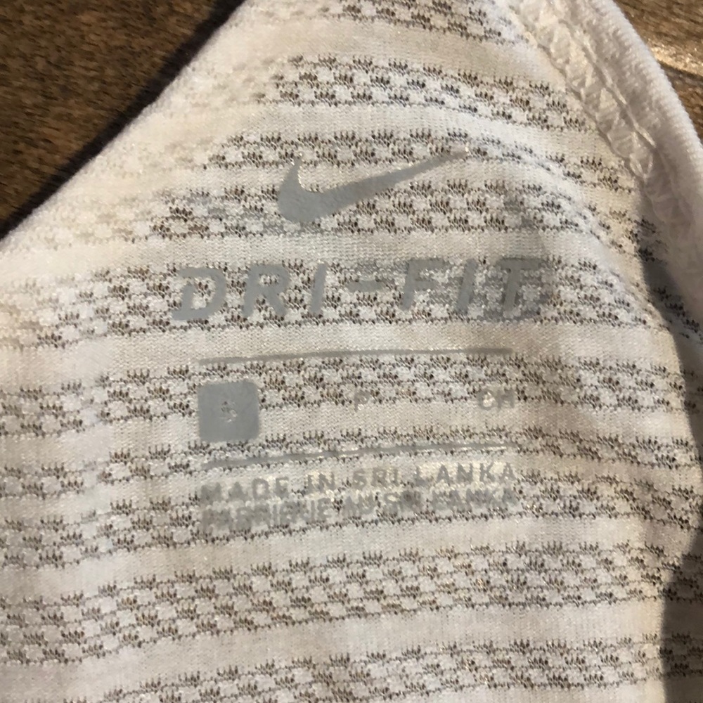 White nike tank top - Picture 3 of 3